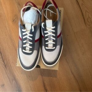Clarks Gray and Red Sneakers Retro-Inspired Design